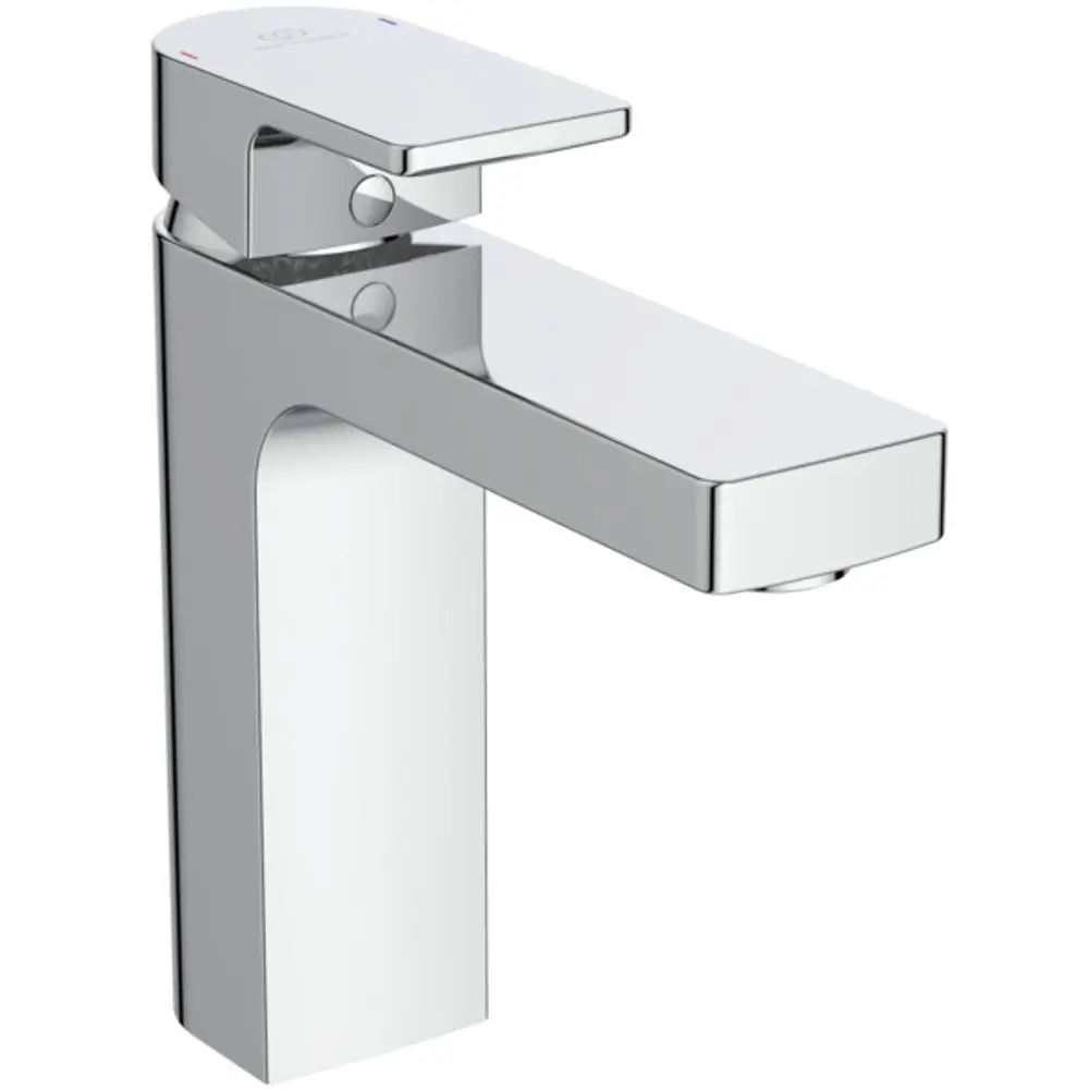 Chromfarbige Waschtischarmatur von Ideal Standard mit einem flachen, rechteckigen Griff und schmalem Auslauf. Geeignet für moderne Badezimmereinrichtungen.